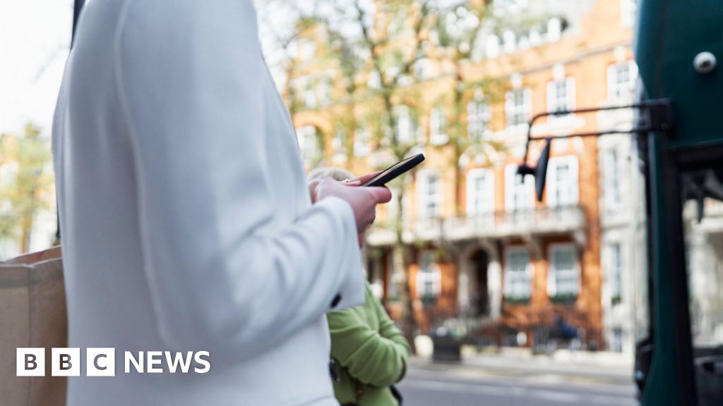 Tech bosses could stop mobile phone theft, say MPs