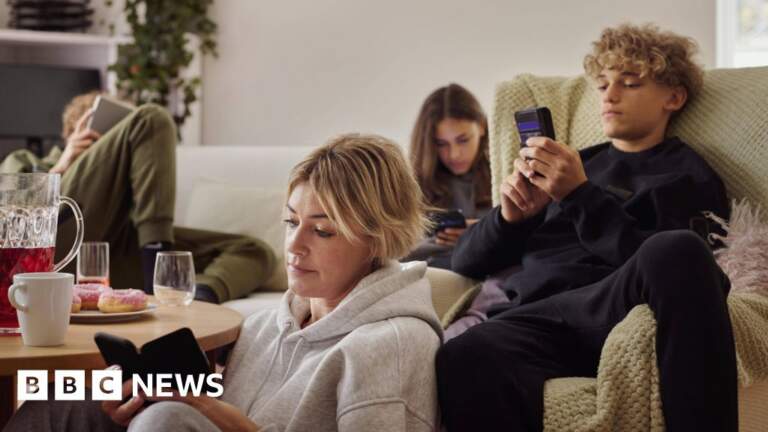 Parents told to lead by example and turn off phones this Christmas