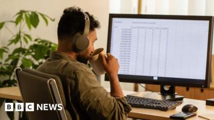 Workers cling to the software despite shift to AI