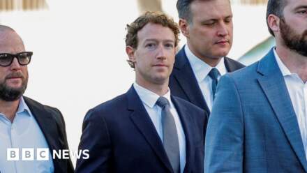 Mark Zuckerberg arrives to testify in social media addiction trial